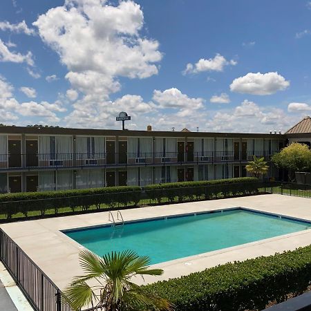 Days Inn By Wyndham Goldsboro Εξωτερικό φωτογραφία