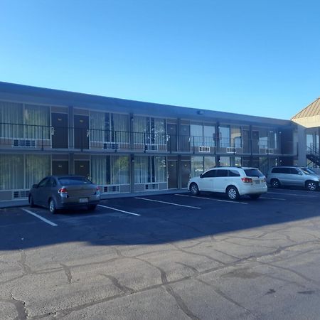 Days Inn By Wyndham Goldsboro Εξωτερικό φωτογραφία