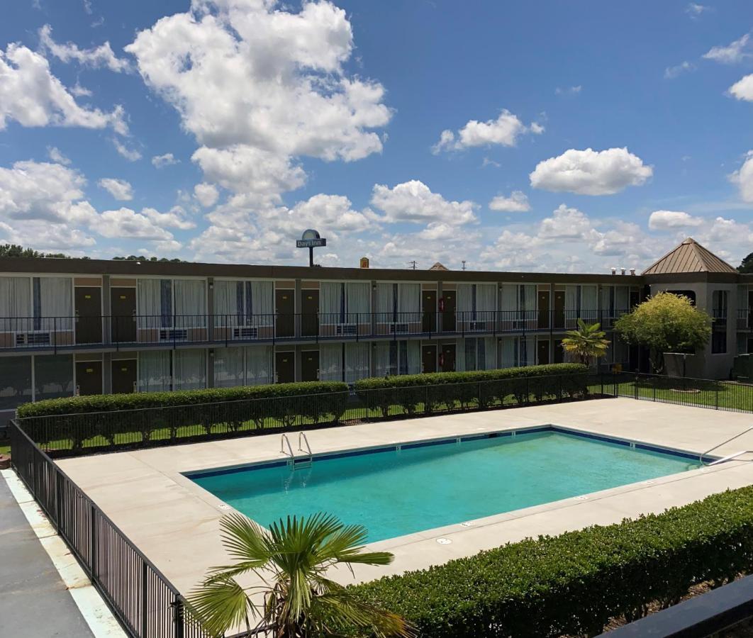Days Inn By Wyndham Goldsboro Εξωτερικό φωτογραφία