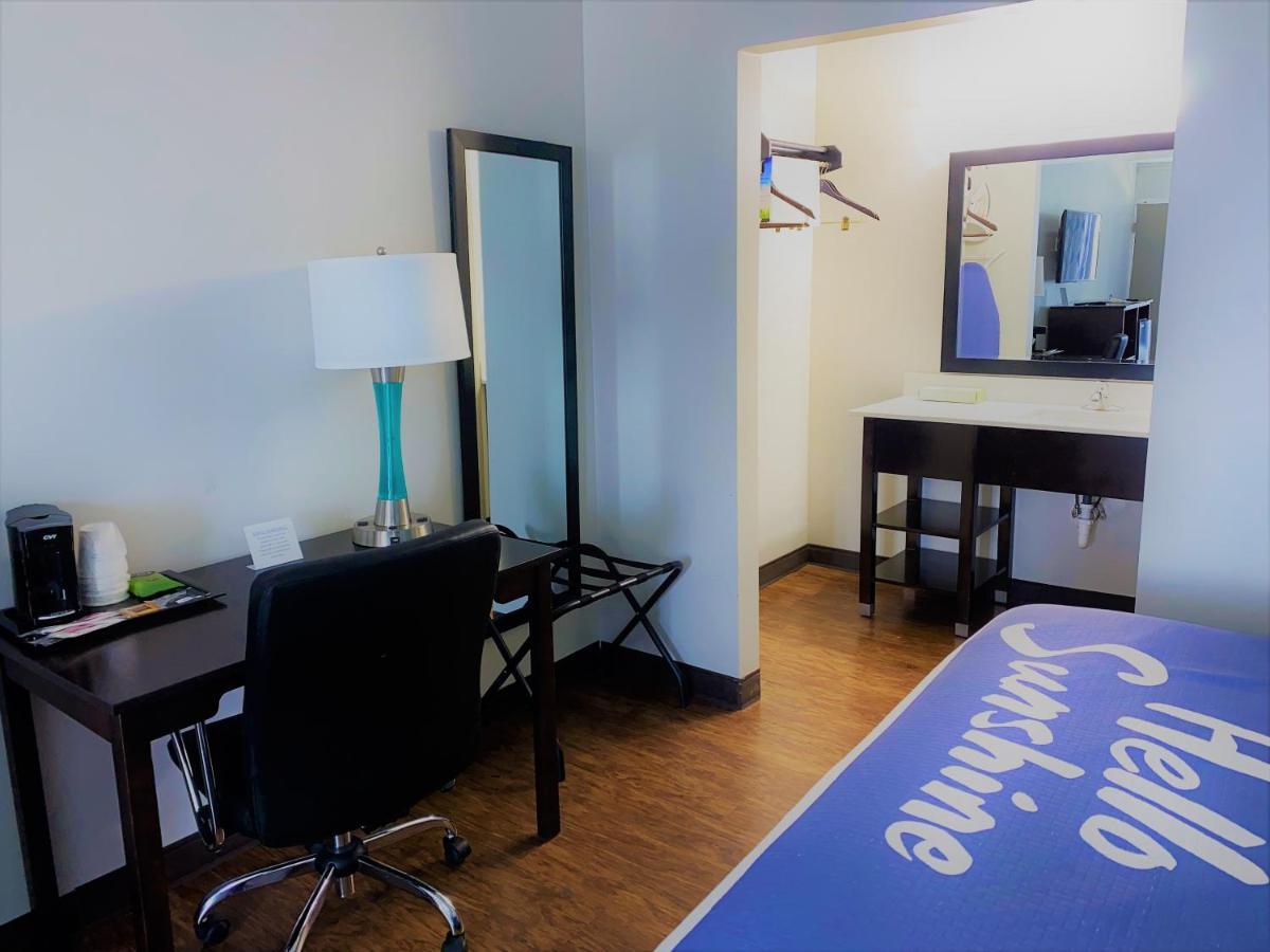 Days Inn By Wyndham Goldsboro Εξωτερικό φωτογραφία