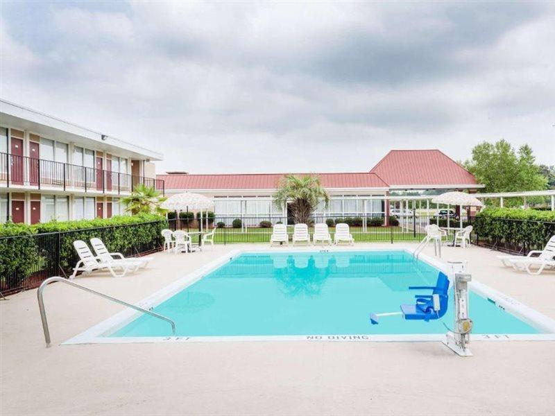 Days Inn By Wyndham Goldsboro Εξωτερικό φωτογραφία