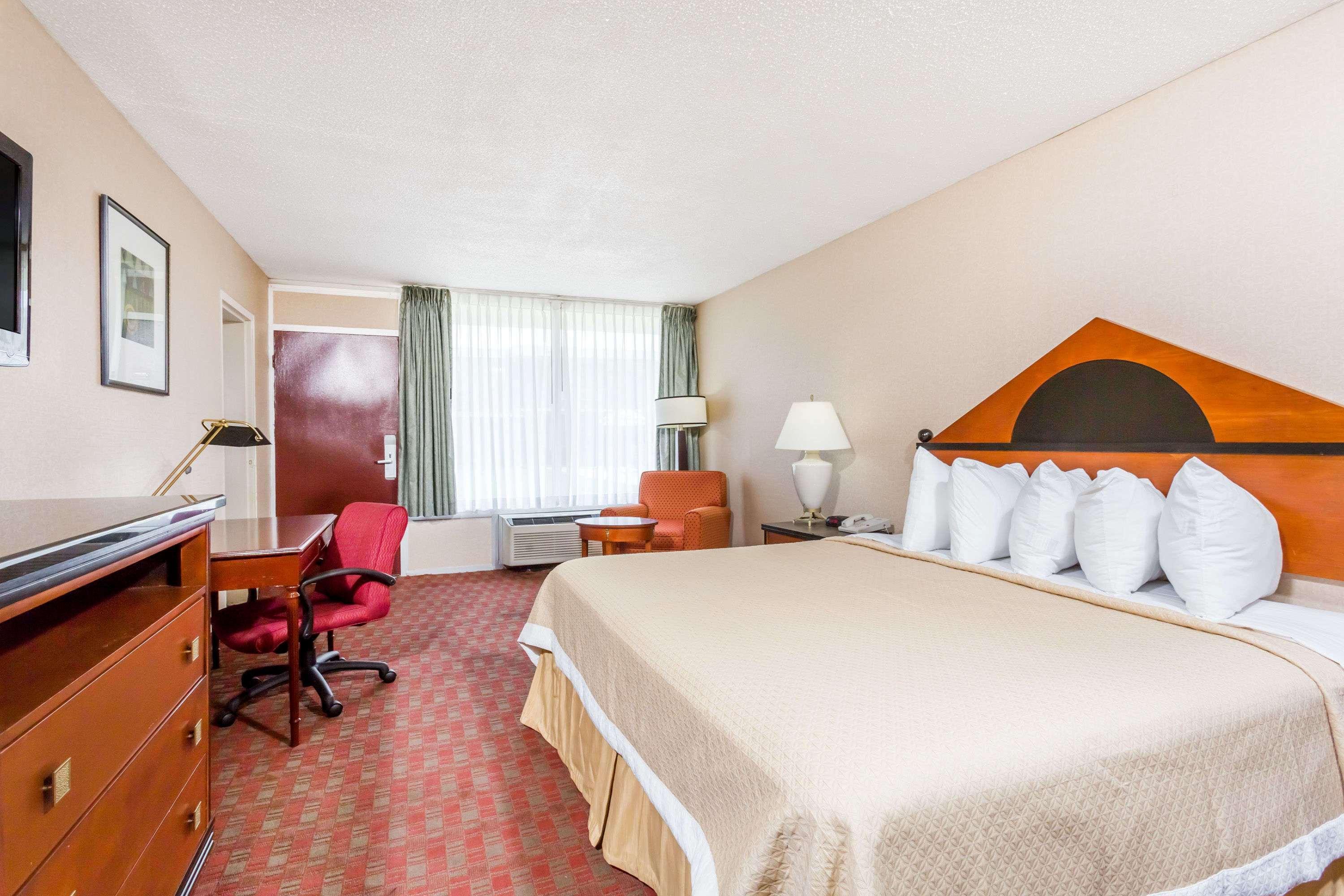 Days Inn By Wyndham Goldsboro Εξωτερικό φωτογραφία