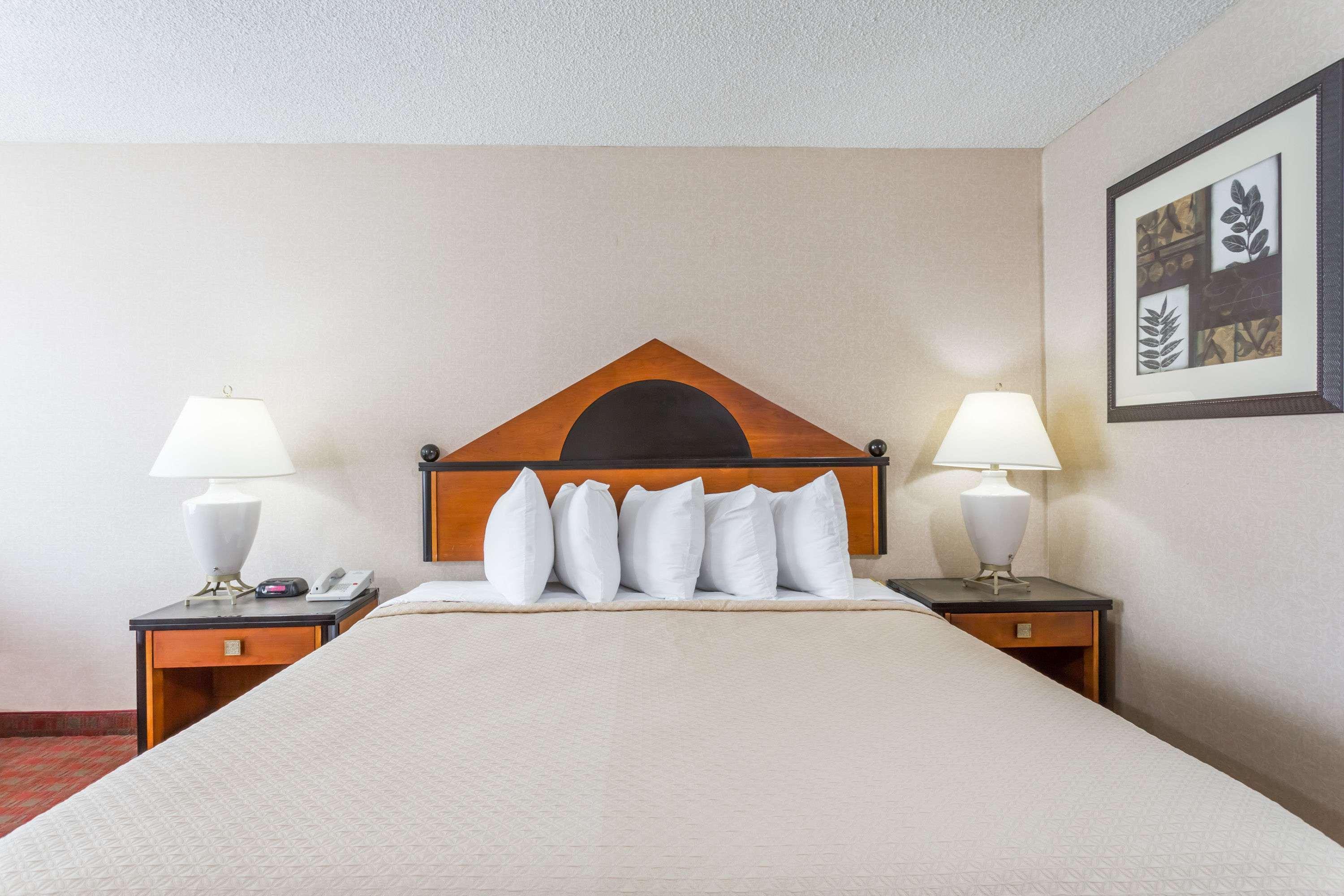 Days Inn By Wyndham Goldsboro Εξωτερικό φωτογραφία